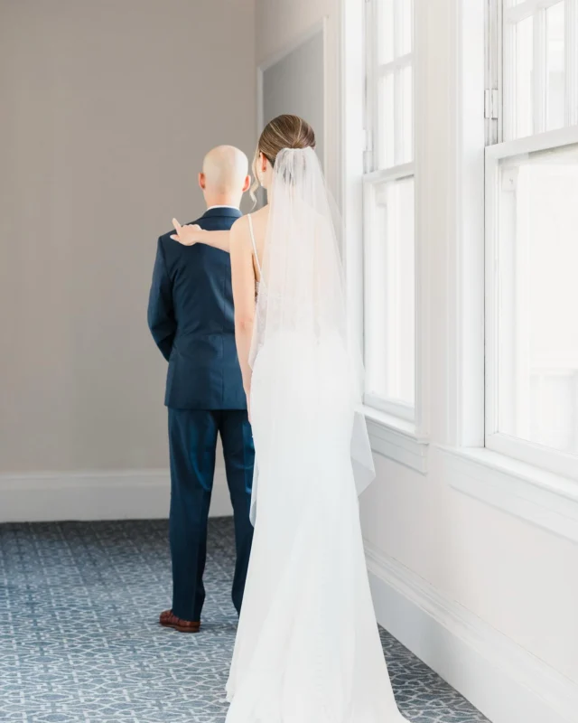The most precious first look 🥺❣️

Photo + Video: @theuncommonweddings 
Venue: @brazilianroomevents 
Planner: @carrieschwabacher