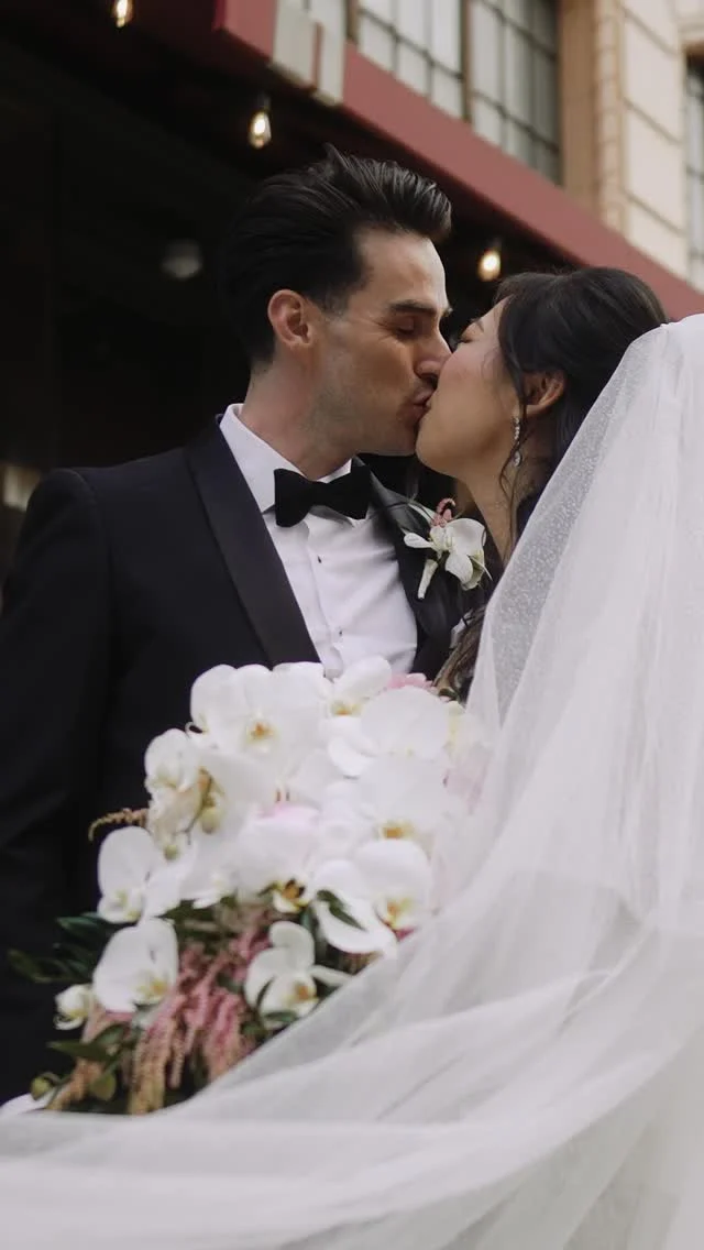 Love in the capital city 🏛️❤️

Video: @theuncommonweddings 
Photo: @katieee.jpeg 
Venue: @elkstowerevents 
Floral: @lelefloral 
DJ: @justfreshentertainment 
Photobooth: @photobombsac