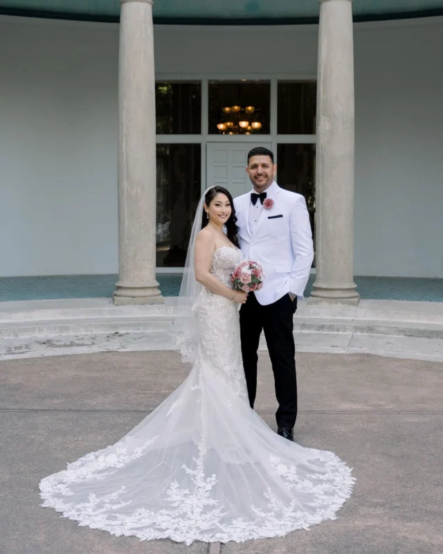 Proof that a middle seat ✈️ can lead to a front-row seat for life! Huge congrats to the happy couple! 🥂 

✨Dream Team ✨ 

Venue | @wedgewoodweddings + @wedgewood.haciendadelasflores 
Photo + Video | @uncommonweddings 

#HaciendaDeLasFlores #WedgewoodWeddings  #MoragaWedding  #BayAreaWeddingVenue  #HaciendaDeLasFloresByWedgewood