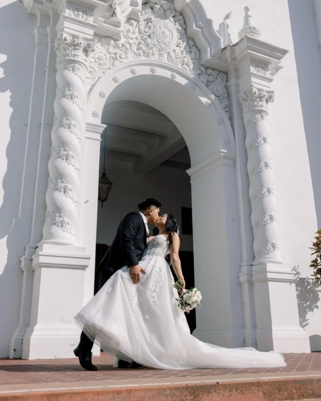 Sending the biggest congrats to this sweet duo! 💕

Their love is truly destined for this life and the next. 

Cheers to the luckiest couple! 🥂

✨Dream Team✨ 

Venue | @sanramonwaters.wedgewood 
Photo + Video | @theuncommonweddings 
Hair + Makeup | @alistmakeupgirls 
DJ | @dj_grammer 
Florals | @danasfloristcv 
Bakery | @oldtownedanvillebakery 
Limo | @ryelimousine 

#sanramonwedding #wedgewoodweddings #bayareawedding #foreverstartsnow #luckinlovey