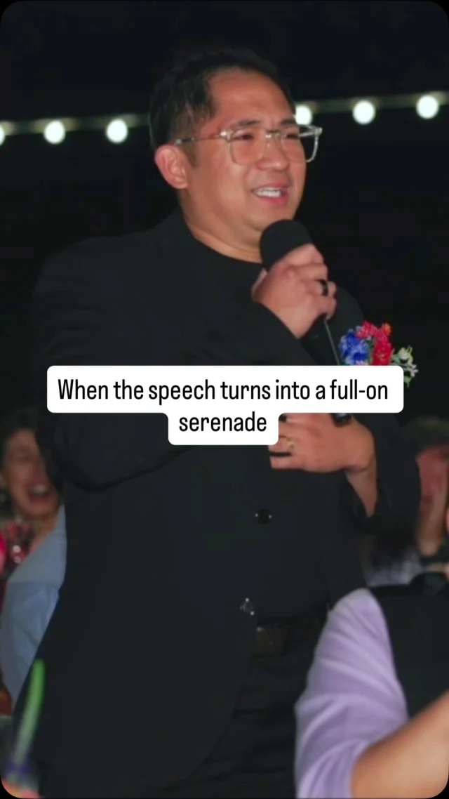 💞When the speech turns into a full-on serenade 💞

Watching this sweet soul “keep it together” just to serenade his new brother is the exact kind of beautiful chaos every big day needs. 

Tag a bride-to-be who needs this energy!👇

 ✨Dream Team✨ 

Venue | @fincacastelero 
Wedding Coordinator | @lakeeventdesign 
Photographer | @vanpeltphotography 
Hair & Makeup | @eminavasbeauty 
Catering | @barbecuebybiasotti 
Video | @theuncommonweddings 

#BodasSevilla  #FincaCastelero  #BodasAndalucia  #SevillaWedding  #HaciendasSevilla