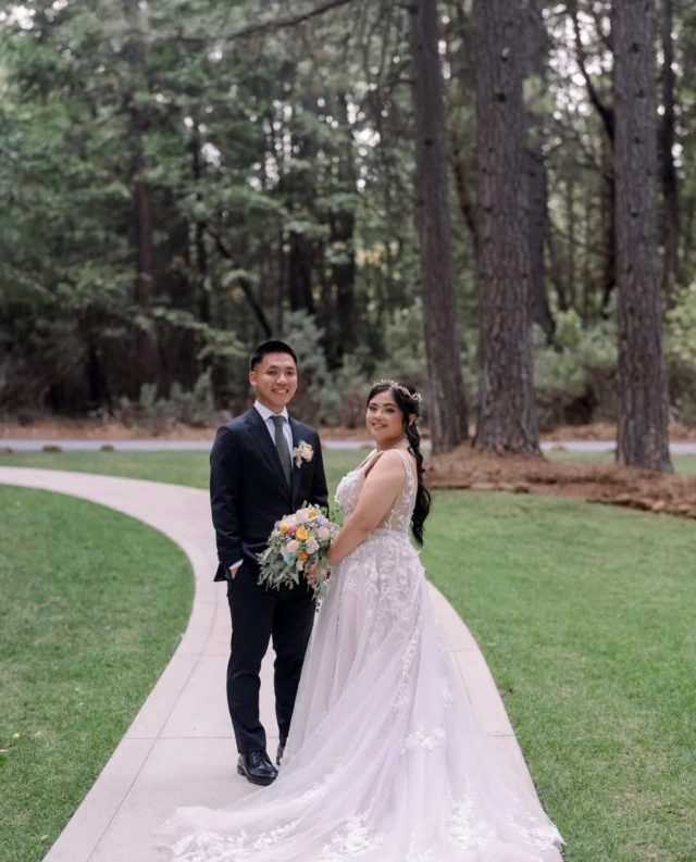 Congrats to Melanie and Vincent!

Drop a ❤️ to celebrate them. 

✨Dream Team✨ 

Venue | @foresthouselodge 
Photo + Video | @theuncommonweddings 
Florals | @dc_design916 
DJ + Music | @musicandmoreentertainment 
Beauty | @lavendersaloncollective 

#ForestHouseLodge 
#ForesthillCA 
#ForesthillWedding 
#NorCalWedding
 #NorthernCaliforniaWedding