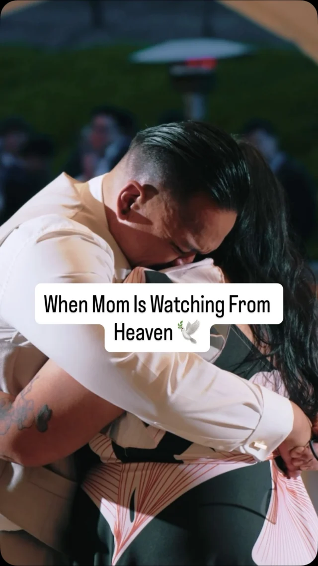 When mom is watching from heaven 🕊️🥺

Dancing to “A Song For Mama” and letting the tears flow for mom. 

Big sister will always hold you tight and protect you when you miss your mom the most on your big day. 

Drop a ❤️ to send this beautiful family some love! 

 ✨Dream Team✨

Venue | @liveloveleal + @lealvineyards.winery 
Photo | @studiolovejoy 
Hair + Makeup | @blushmonterey 
Video | @theuncommonweddings 

#lealvineyards #hollisterwedding #hollisterca #vineyardwedding #californiawedding